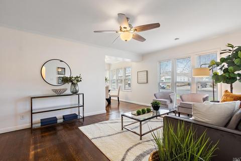 584 Laurel St, Vallejo, CA 94591 photo 2