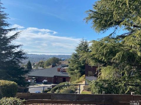 136 Ron Ct, Vallejo, CA 94591 photo 2