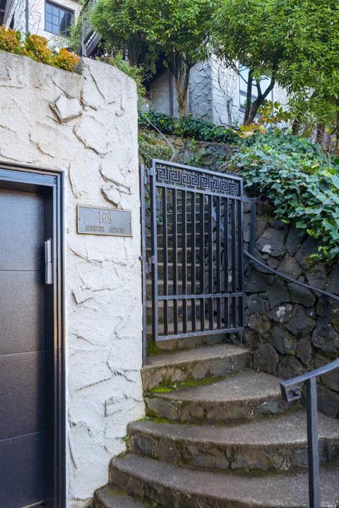 169 Spencer Ave, Sausalito, CA 94965 photo 2