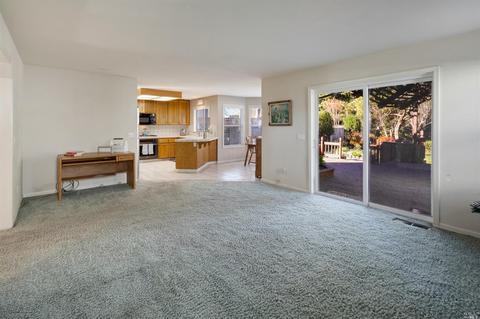 421 Godfrey Dr, Windsor, CA 95492 photo 7