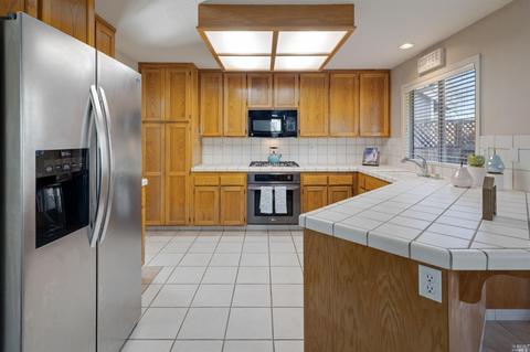 421 Godfrey Dr, Windsor, CA 95492 photo 9