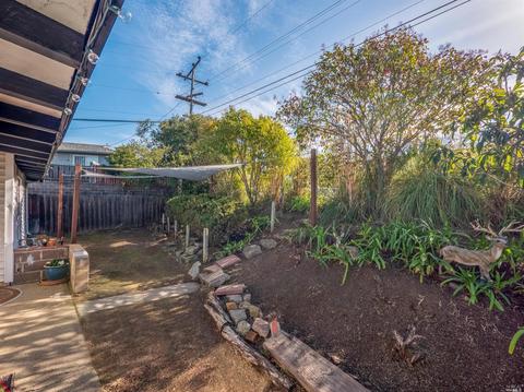 300 Cabrillo Ave, Vallejo, CA 94591 photo 3