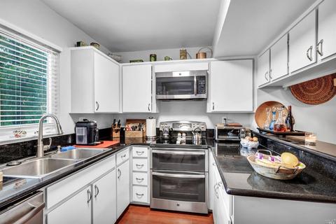 1285 Redwood Blvd #E, Novato, CA 94947 photo 4