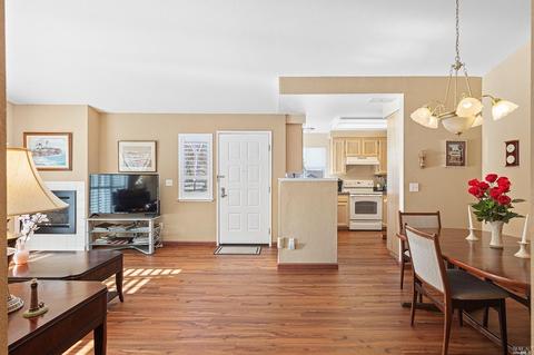 269 Florence Ct, Hercules, CA 94547 photo 3