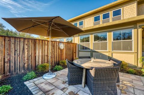 105 Grayson Way, Healdsburg, CA 95448 photo 3