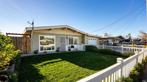 438 Stuart Dr, Petaluma, CA 94954 photo 2