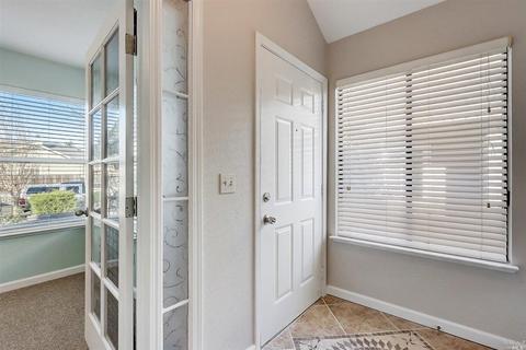 7982 Creekside Dr, Windsor, CA 95492 photo 5