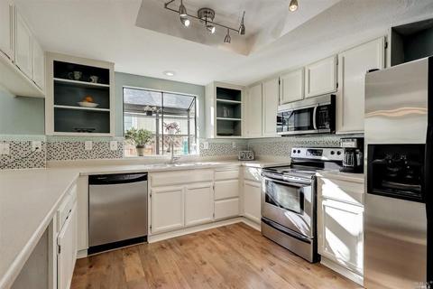 7982 Creekside Dr, Windsor, CA 95492 photo 11