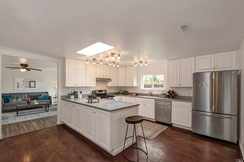 10 Wilcox Rd, Windsor, CA 95492 photo 3