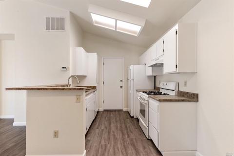 532 Capps Ln, Ukiah, CA 95482 photo 4