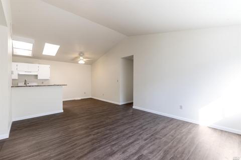 532 Capps Ln, Ukiah, CA 95482 photo 2