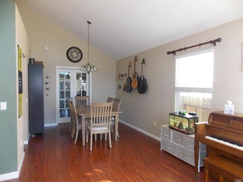 180 Cornell St, Windsor, CA 95492 photo 13