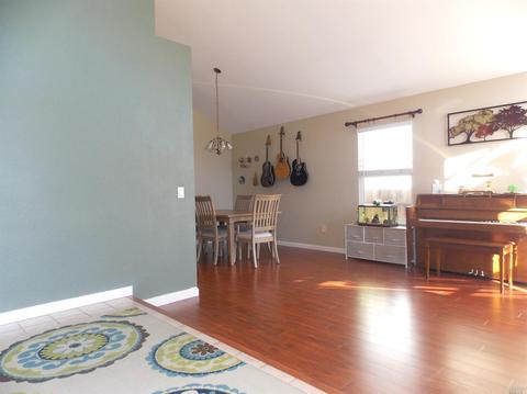180 Cornell St, Windsor, CA 95492 photo 7