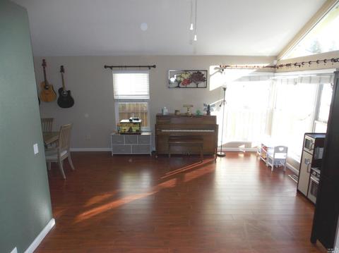 180 Cornell St, Windsor, CA 95492 photo 10