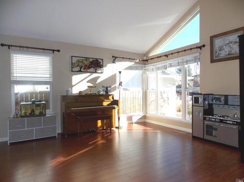 180 Cornell St, Windsor, CA 95492 photo 11