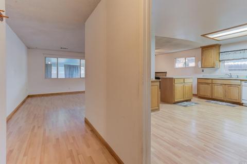 237 Daffodil Dr, Fairfield, CA 94533 photo 8