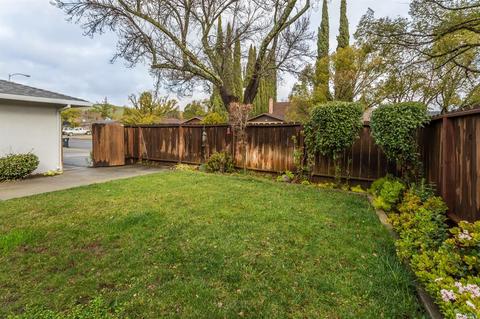 237 Daffodil Dr, Fairfield, CA 94533 photo 3