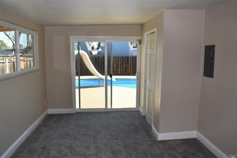 496 Apple Tree Ln, Fairfield, CA 94533 photo 10