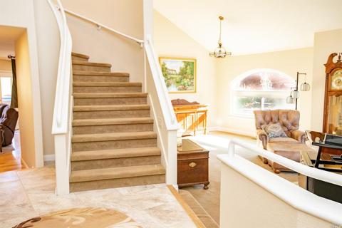 2402 Las Hadas Ct, Fairfield, CA 94534 photo 32