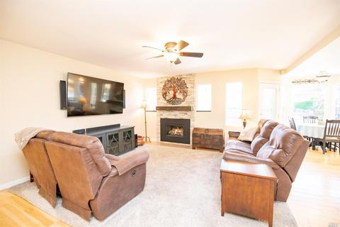 2402 Las Hadas Ct, Fairfield, CA 94534 photo 12