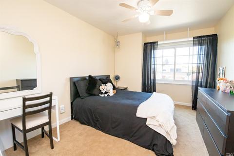 2402 Las Hadas Ct, Fairfield, CA 94534 photo 49