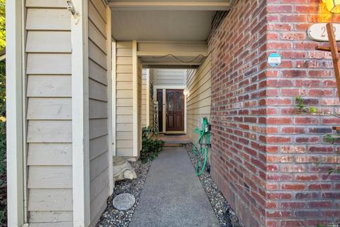 212 Grey Wolf Dr, Vacaville, CA 95688 photo 9