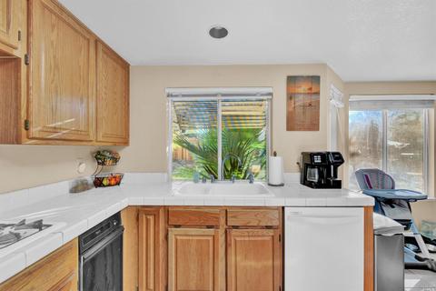212 Grey Wolf Dr, Vacaville, CA 95688 photo 25