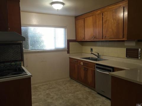 123 Violet Dr, Vallejo, CA 94589 photo 2