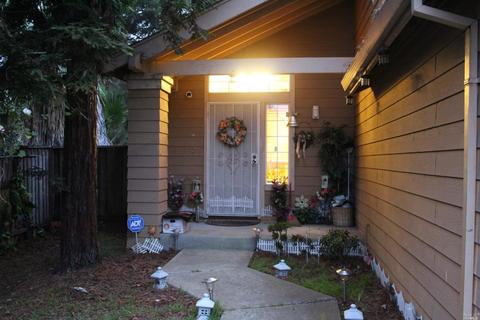 115 Exposition Dr, Vallejo, CA 94589 photo 2