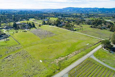 880 Red Tail Rd, Healdsburg, CA 95448 photo 2