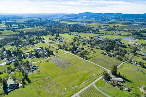 880 Red Tail Rd, Healdsburg, CA 95448 photo 1