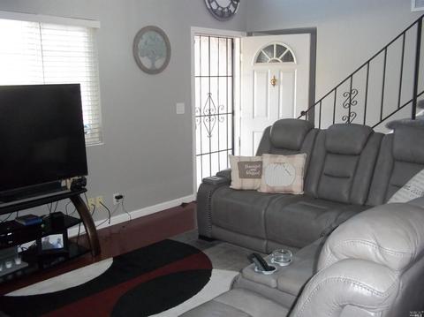 1073 Sparrow Ln, Fairfield, CA 94533 photo 11