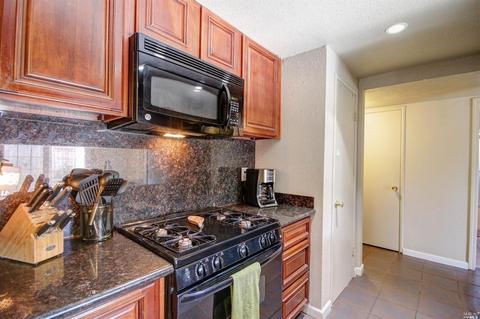 1073 Sparrow Ln, Fairfield, CA 94533 photo 17