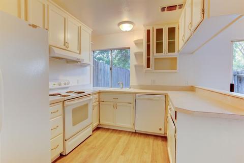 1811 Sycamore Ln, Davis, CA 95616 photo 8