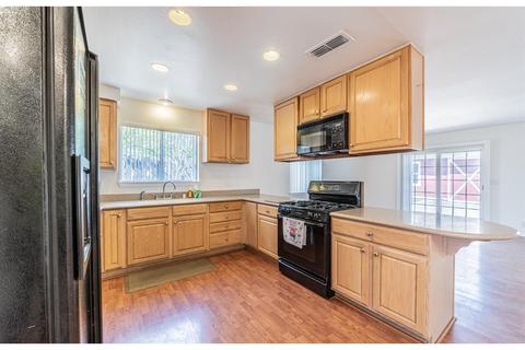 1027 Eisenhower Way, Winters, CA 95694 photo 3