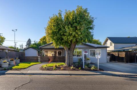 812 Taylor St, Winters, CA 95694 photo 2
