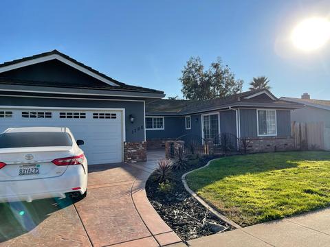1708 W Vine St, Lodi, CA 95242 photo 2