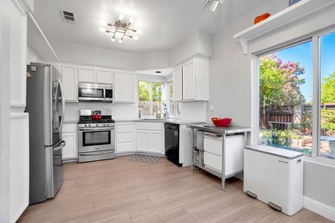 2826 Mallorca Ln, Davis, CA 95618 photo 8