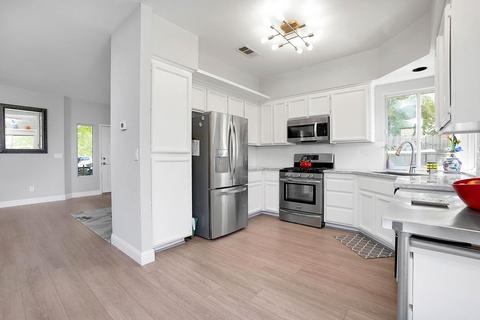2826 Mallorca Ln, Davis, CA 95618 photo 9