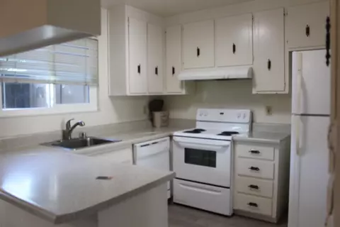 2047 Alta Loma St, Davis, CA 95616 photo 2