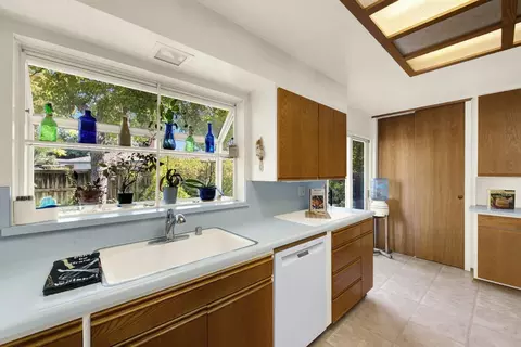 665 Elmwood Dr, Davis, CA 95616 photo 7