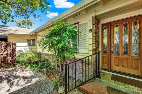 665 Elmwood Dr, Davis, CA 95616 photo 2