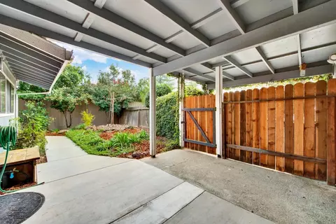 725 Pamplona Ave, Davis, CA 95616 photo 3