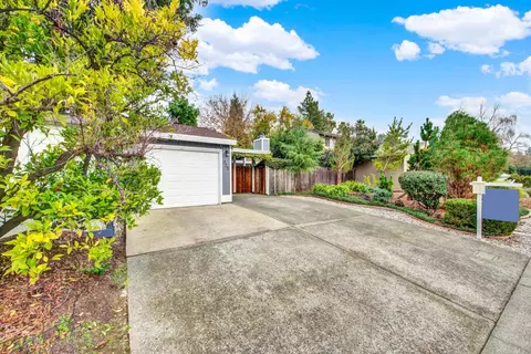 725 Pamplona Ave, Davis, CA 95616 photo 2
