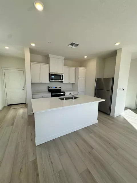 2136 Rick Dr, Linda, CA 95901 photo 3