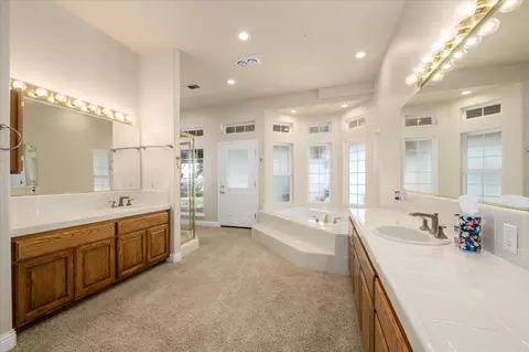 Bath - 25837 County Road 34, Winters, CA 95694 photo 2 of 7