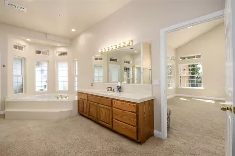 Bath - 25837 County Road 34, Winters, CA 95694 photo 1 of 7