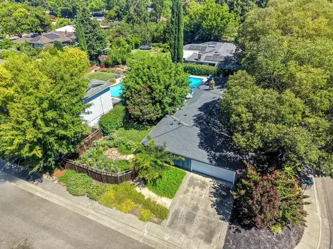 605 Cleveland St, Davis, CA 95616 photo 2
