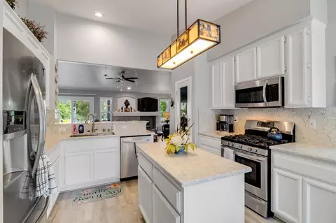 Kitchen - 5319 Wesley Rd, Rocklin, CA 95765 photo 4 of 5