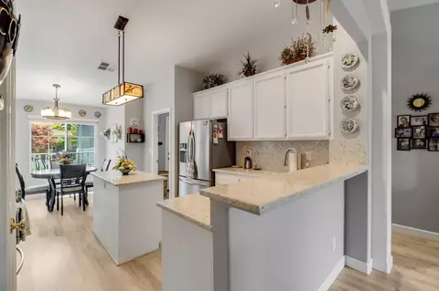 Kitchen - 5319 Wesley Rd, Rocklin, CA 95765 photo 2 of 5